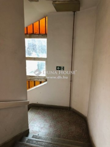 Eladó iroda, Budapesten, X. kerületben 330.75 M Ft
