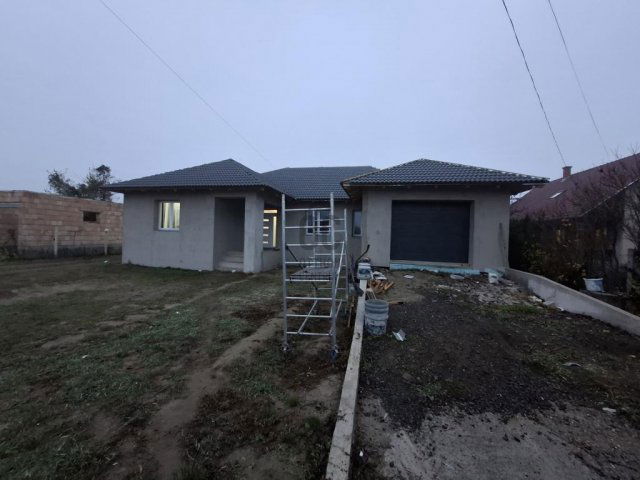 Eladó családi ház, Nagykátán 92.5 M Ft, 5 szobás