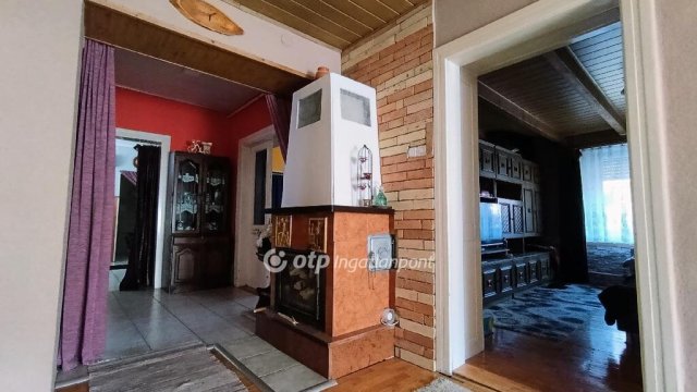 Eladó családi ház, Jászfényszarun 45 M Ft, 4 szobás