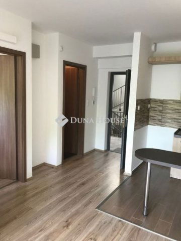 Kiadó téglalakás, albérlet, Pécsett 175 E Ft / hó, 2 szobás