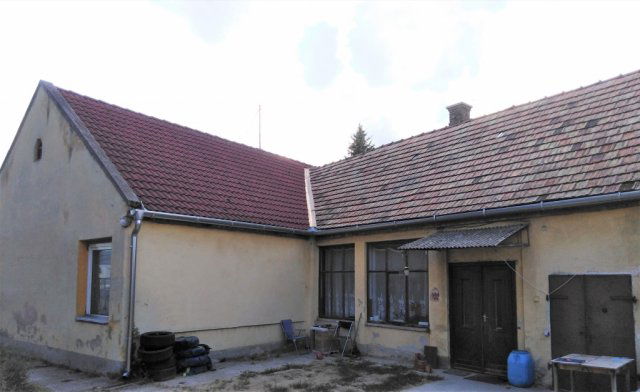 Eladó családi ház, Ászáron 21 M Ft, 4+1 szobás