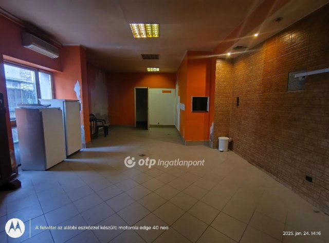 Eladó üzlethelyiség, Jászalsószentgyörgyon 29.99 M Ft