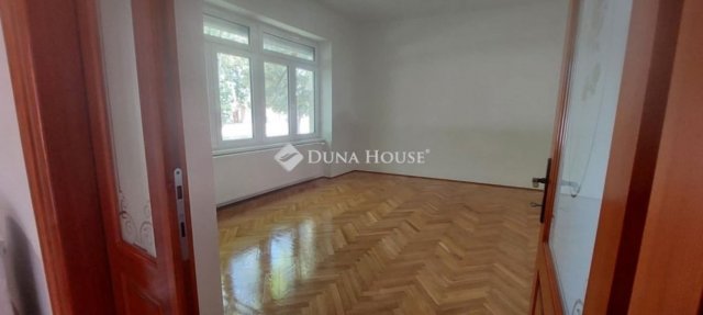 Eladó családi ház, Makón 104.99 M Ft, 4 szobás