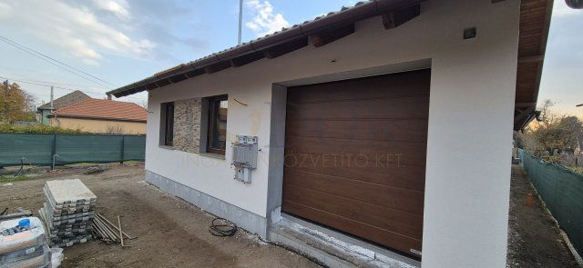 Eladó családi ház, Gyálon 159.9 M Ft, 5 szobás