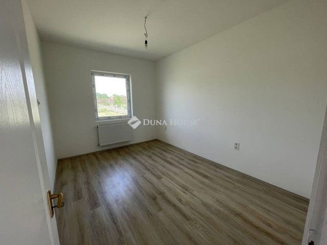 Eladó ikerház, Inárcson 89 M Ft, 4 szobás / költözzbe.hu