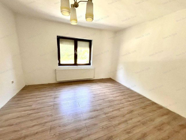 Eladó családi ház, Soboron 30 M Ft, 3+1 szobás