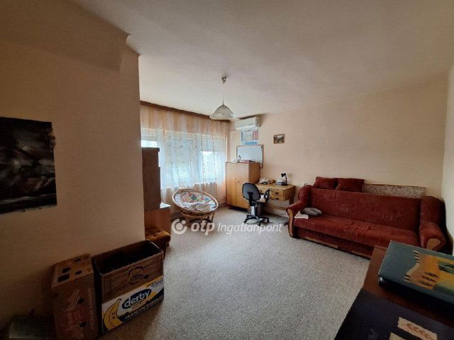 Eladó családi ház, Szeghalmon 38 M Ft, 4+1 szobás
