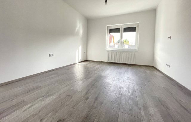 Eladó családi ház, Szigetszentmiklóson 127 M Ft, 3 szobás