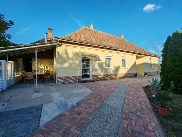 Eladó családi ház, Nagybaracskán 42 M Ft, 3 szobás