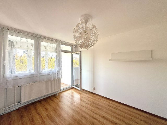 Eladó panellakás, Budapesten, III. kerületben, Kabar utcában