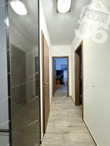 Eladó téglalakás, Kecskeméten 105 M Ft, 4 szobás