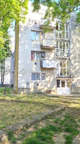 Eladó téglalakás, Pécsett 33 M Ft, 1+1 szobás