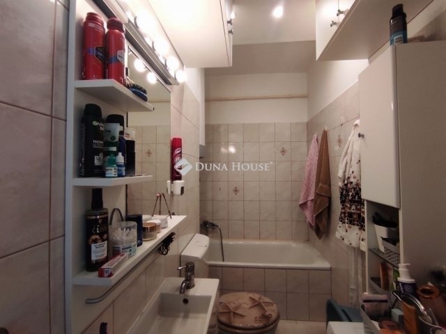 Eladó téglalakás, Budapesten, IV. kerületben 72 M Ft, 2 szobás