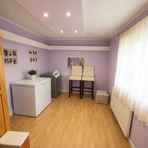 Eladó családi ház, Hódmezővásárhelyen 99 M Ft, 5 szobás
