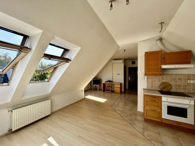 Eladó téglalakás, Budapesten, III. kerületben 69.9 M Ft