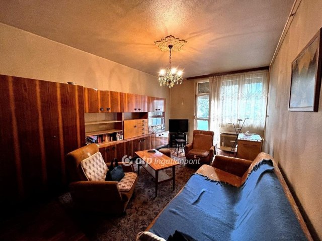 Eladó téglalakás, Zalaegerszegen 33.5 M Ft, 2 szobás