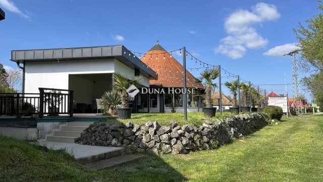 Eladó üzlethelyiség, Vonyarcvashegyen 178 M Ft