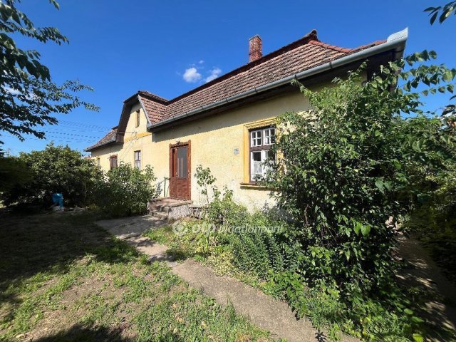 Eladó családi ház, Debrecenben 85 M Ft, 5 szobás