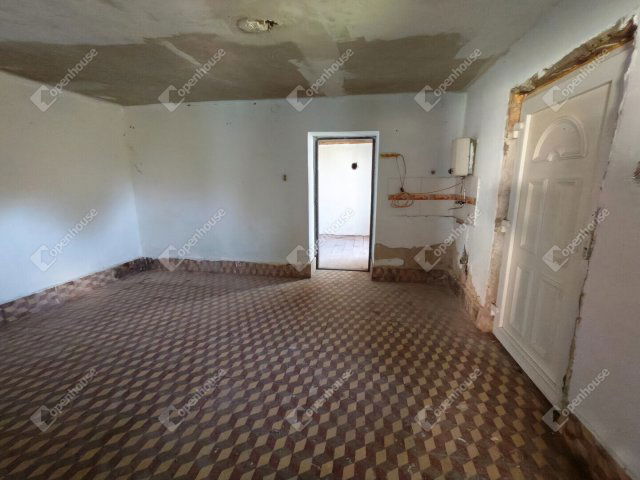 Eladó családi ház, Szemenyén 8.8 M Ft, 2 szobás