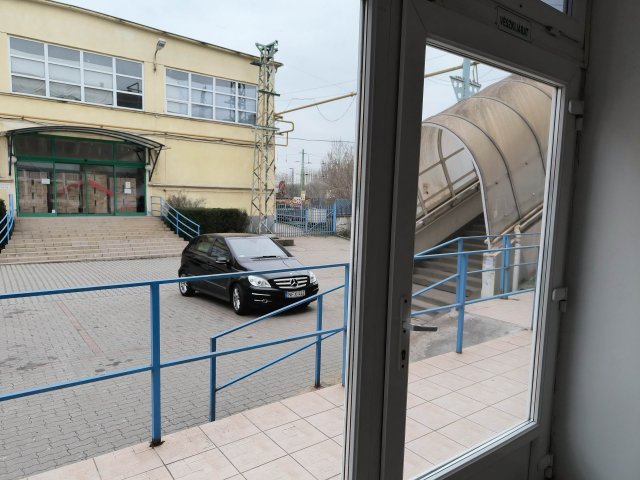 Kiadó üzlethelyiség, XVIII. kerületben, Gyömrői úton