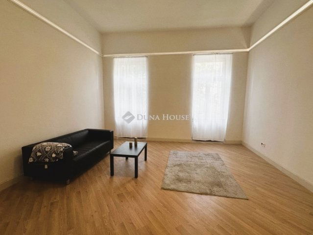 Eladó téglalakás, Budapesten, VI. kerületben 164 M Ft, 4 szobás