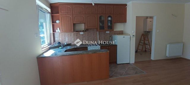 Eladó téglalakás, Szentlőrincen 44.999 M Ft, 3 szobás