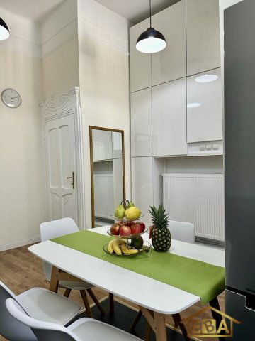 Kiadó téglalakás, albérlet, V. kerületben, Kossuth Lajos utcában