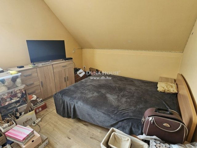 Eladó családi ház, Orfűn 134 M Ft, 6 szobás