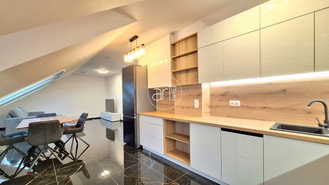 Kiadó téglalakás, albérlet, Szegeden 300 E Ft / hó, 2 szobás