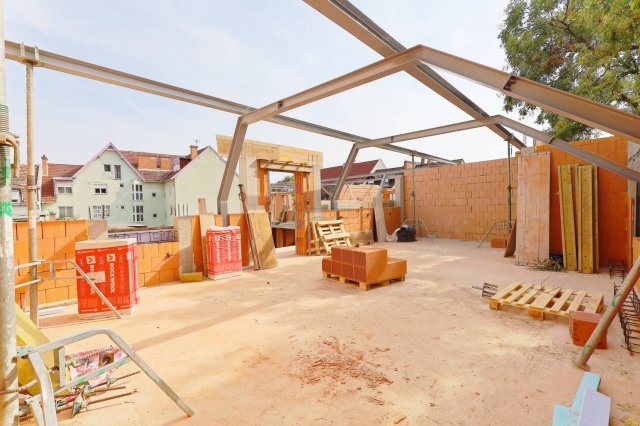 Eladó téglalakás, Szegeden 89.5 M Ft, 3 szobás