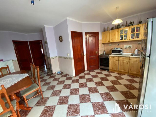 Eladó családi ház, Komáromban 47 M Ft, 3 szobás
