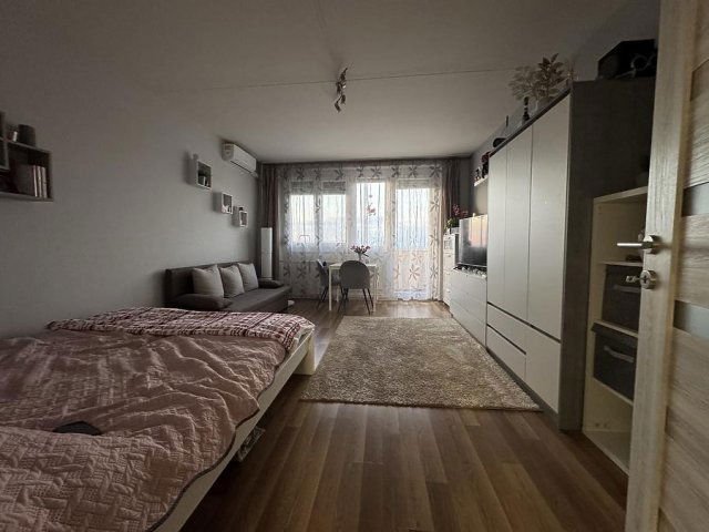 Eladó panellakás, XXI. kerületben, Kossuth Lajos utcában