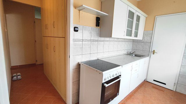 Eladó panellakás, Szekszárdon 31 M Ft, 2 szobás