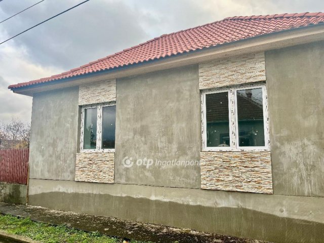 Eladó családi ház, Szolnokon 65 M Ft, 3 szobás