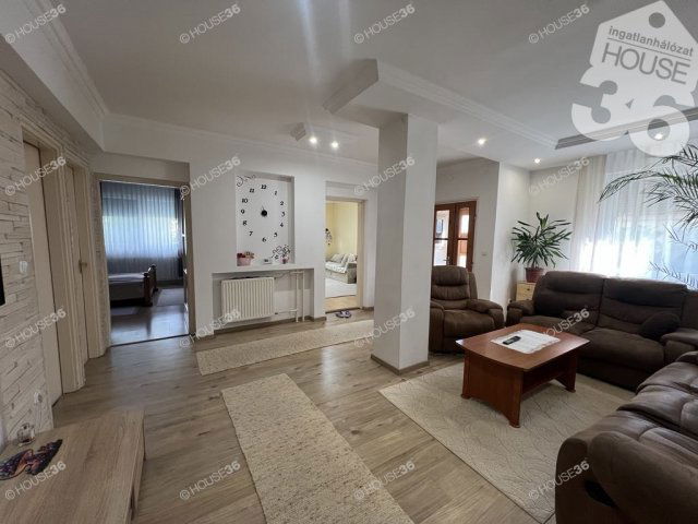 Eladó családi ház, Kecskeméten 86.9 M Ft, 5 szobás