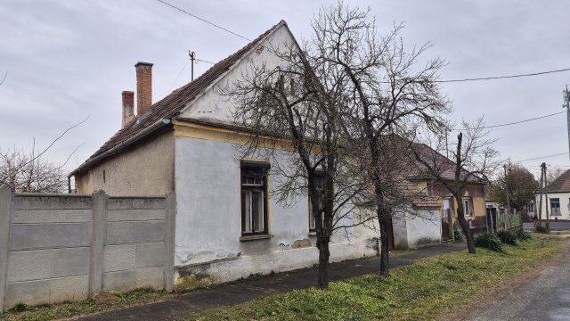 Eladó családi ház, Nagysimonyin 9.9 M Ft, 2 szobás