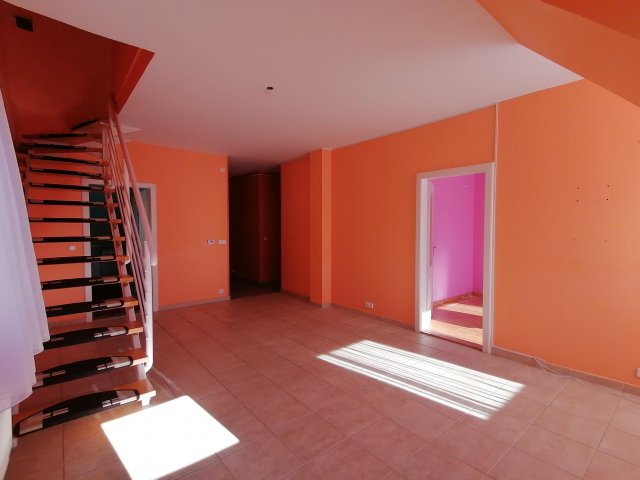 Eladó téglalakás, Szolnokon 62.5 M Ft, 2+2 szobás
