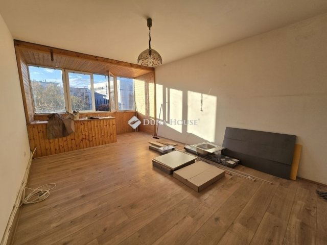 Eladó téglalakás, Pécsett 29.9 M Ft, 1 szobás