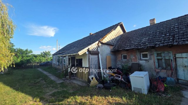 Eladó családi ház, Daruszentmiklóson 11.9 M Ft, 2 szobás