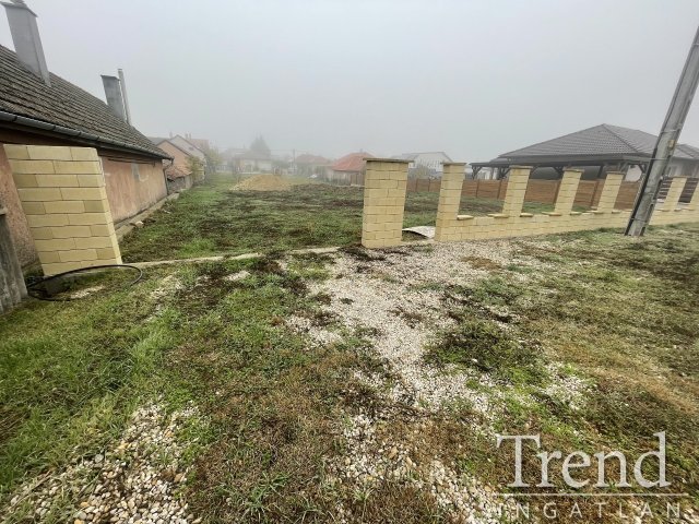 Eladó telek, Nagyvenyimen 21 M Ft, 2 szobás / költözzbe.hu