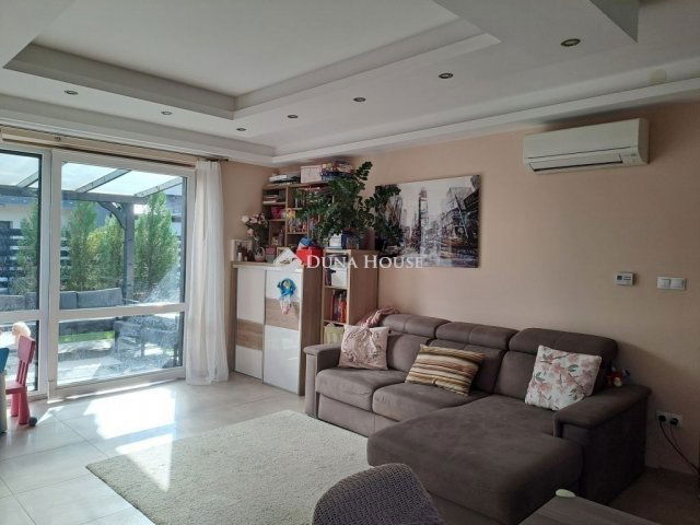 Eladó téglalakás, Nagytarcsán 119.9 M Ft, 3 szobás