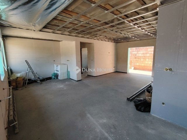 Eladó ikerház, Szigetszentmártonban 78 M Ft, 4 szobás