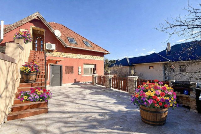 Eladó családi ház, Gödöllőn 134 M Ft, 4+2 szobás