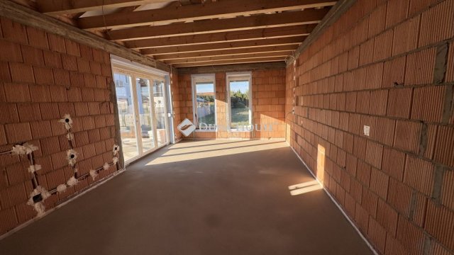 Eladó ikerház, Taksonyon 103.5 M Ft, 4 szobás