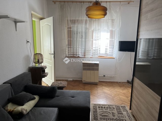 Eladó családi ház, Adácson 26 M Ft, 2 szobás