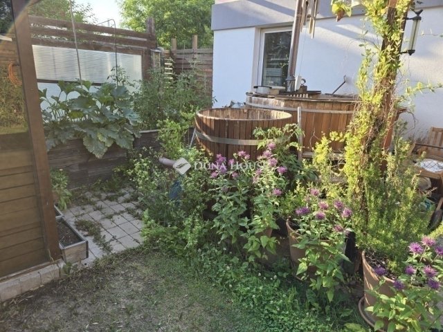 Eladó téglalakás, Gödöllőn 119.9 M Ft, 3 szobás