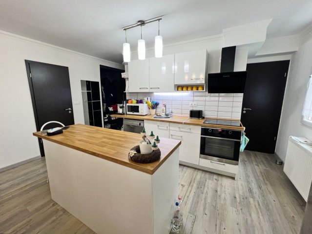 Eladó téglalakás, Debrecenben 108 M Ft, 3 szobás