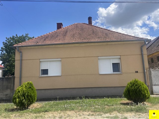 Eladó családi ház, Bükön 49.9 M Ft, 2 szobás