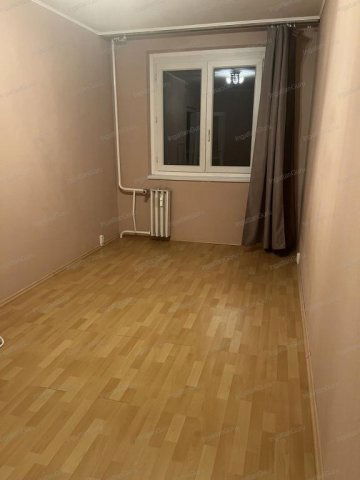 Eladó panellakás, Kecskeméten 39.9 M Ft, 2 szobás