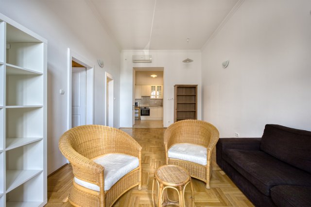 Eladó téglalakás, Budapesten, VI. kerületben 84.9 M Ft, 2 szobás